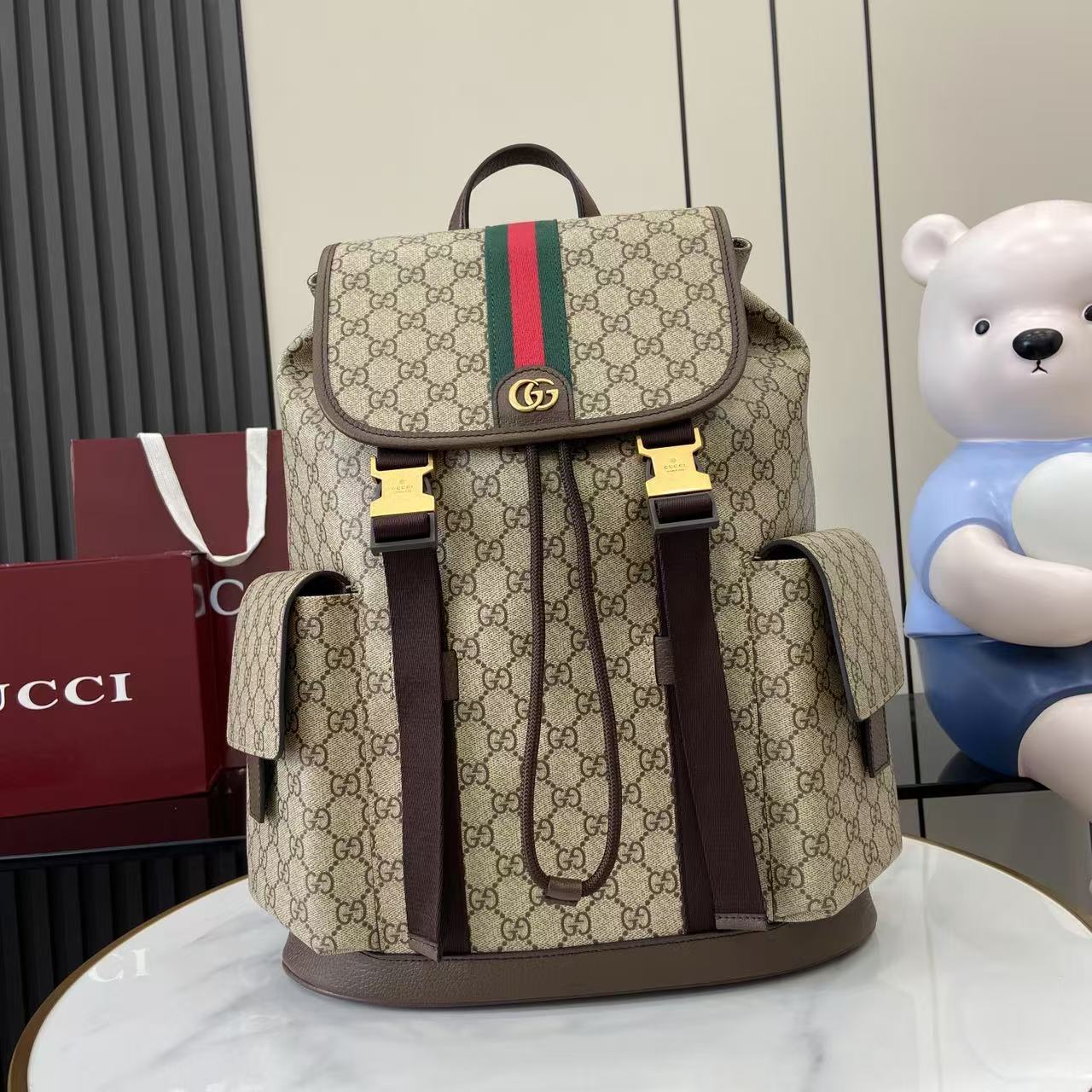 구찌 베이지 GG 수프림 웹 스트라이프 백팩