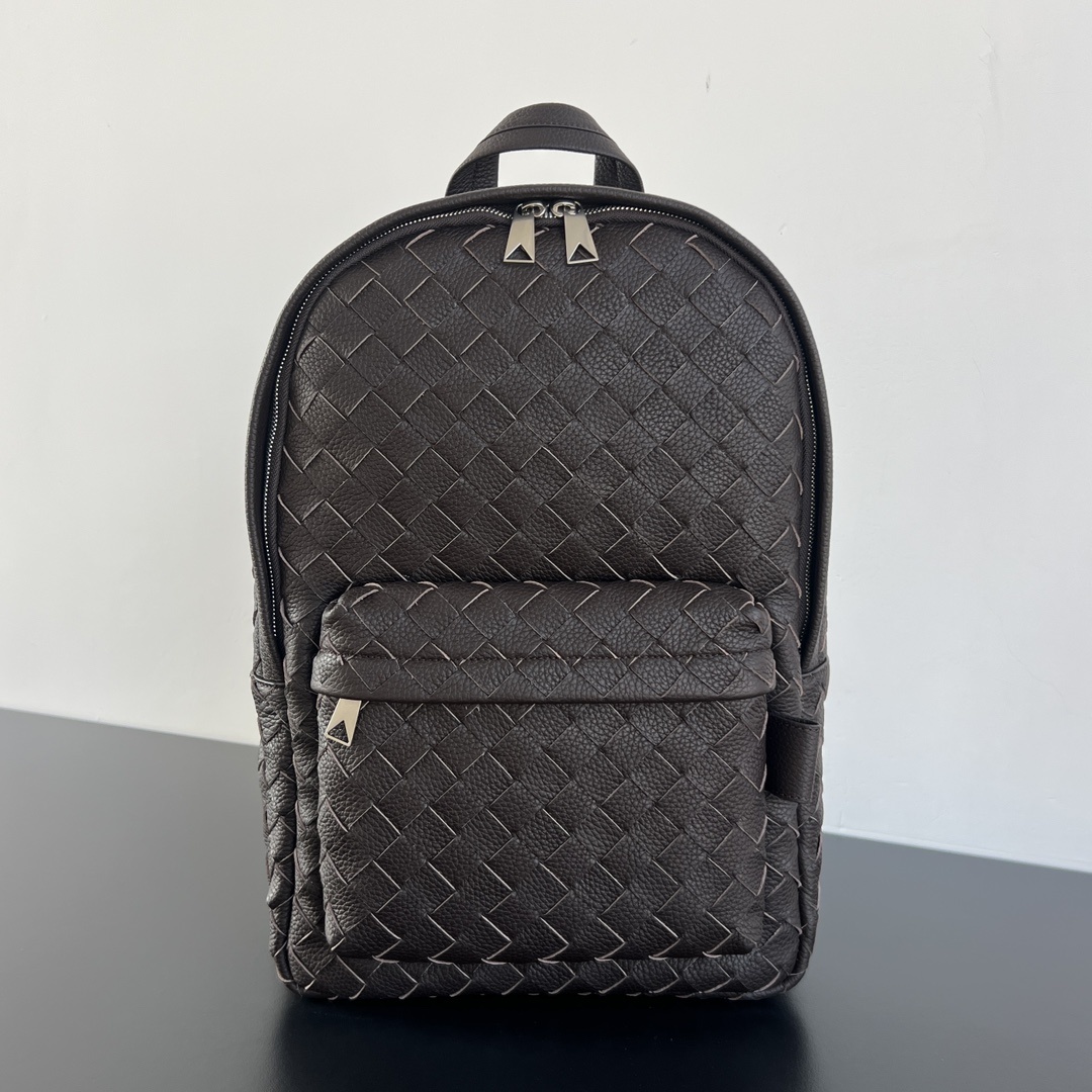 보테가베네타 Bottega Veneta Intrecciato Leather Backpack in Dark Brown