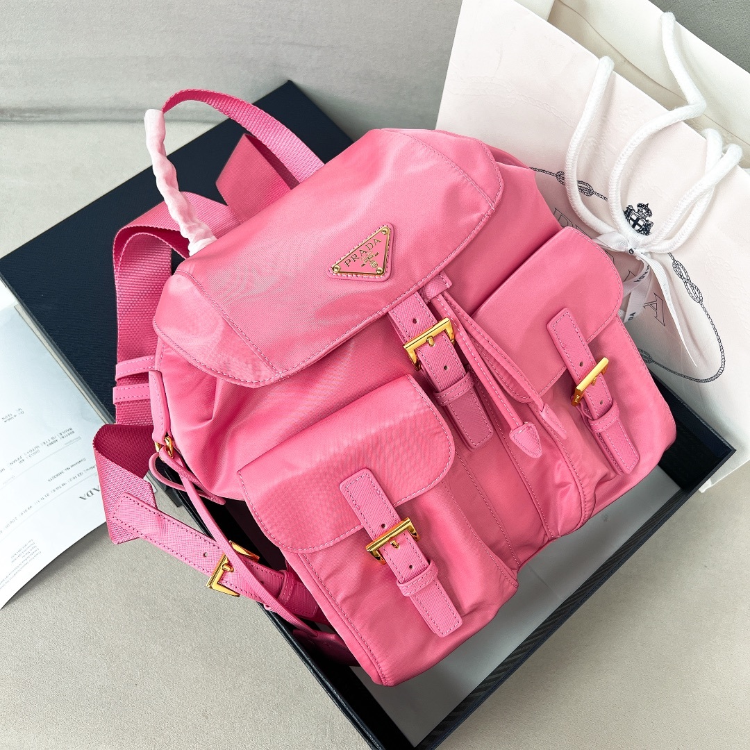 프라다 Prada Nylon Multi-Pocket Backpack in Pink