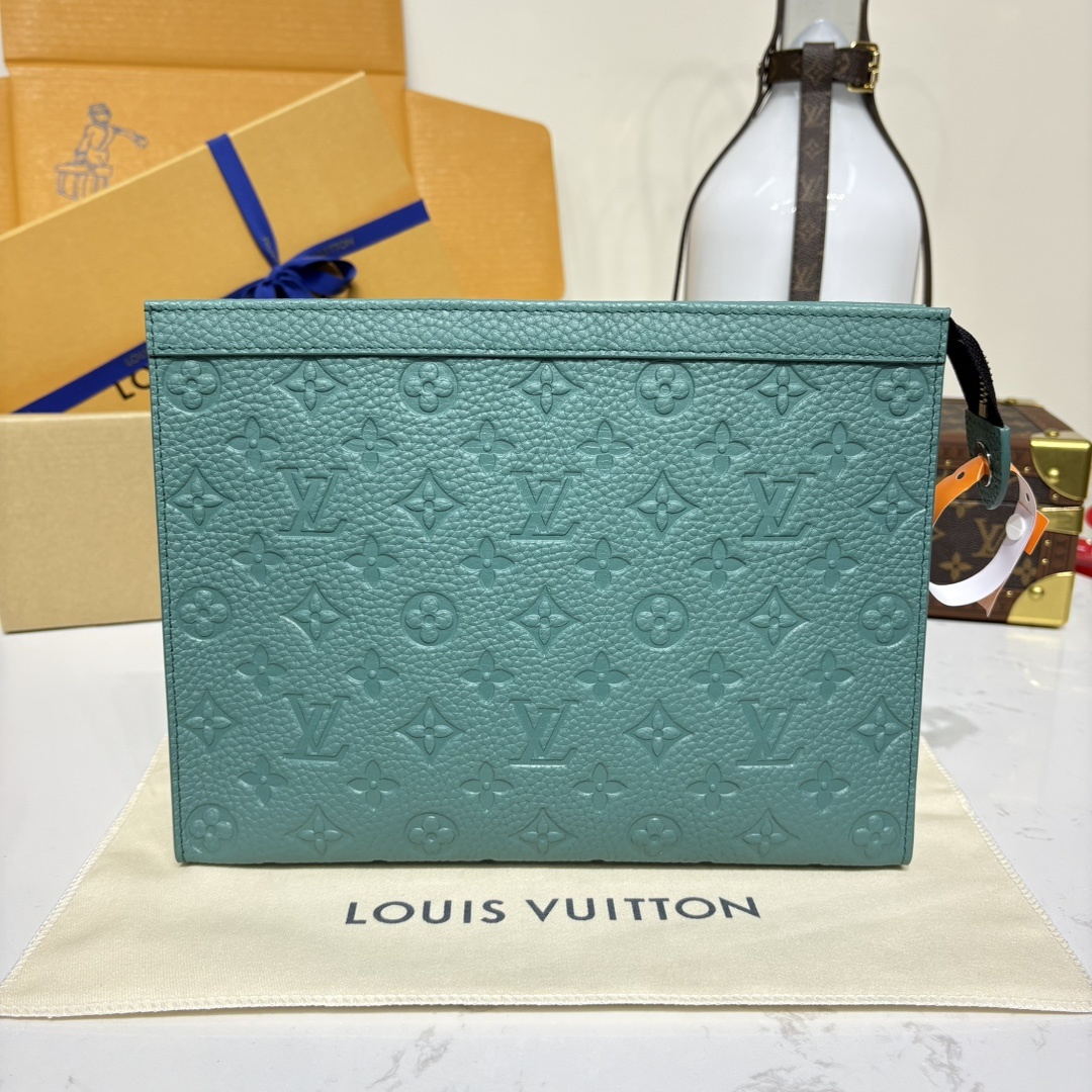 루이비통 Louis Vuitton Pochette Voyage MM in Turquoise Monogram Empreinte Leather