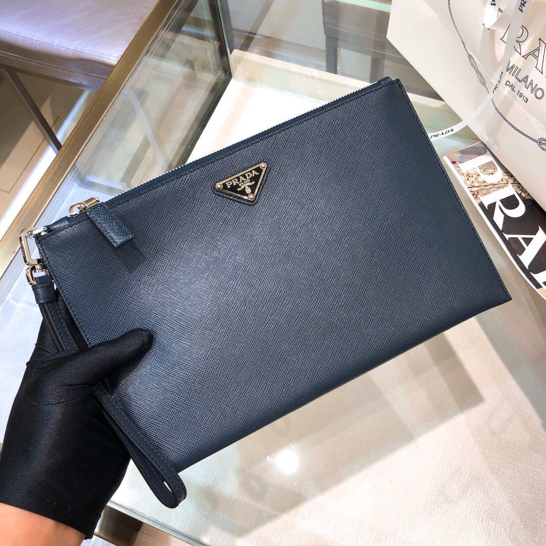 프라다 Prada Black Saffiano Leather Pouch