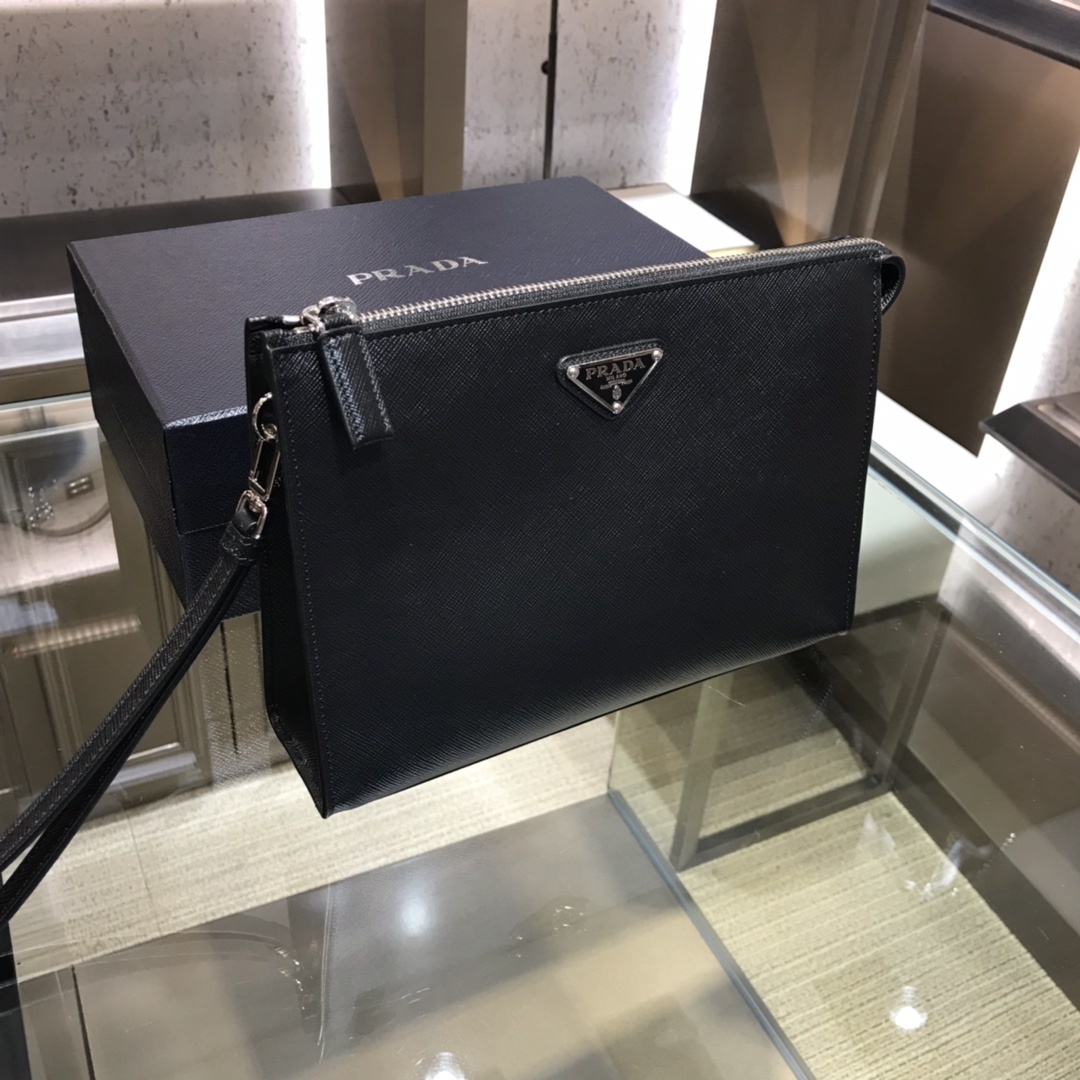 프라다 Prada Black Saffiano Leather Clutch