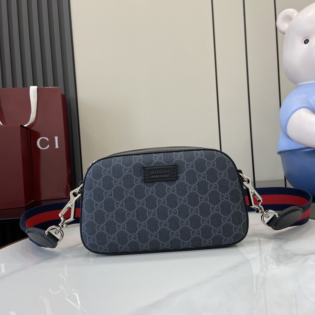 구찌 Gucci GG Supreme Canvas Camera Bag, Black and Grey