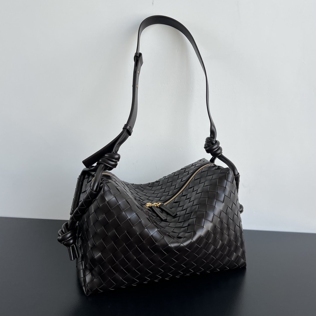보테가베네타 Nodo Intrecciato Leather Shoulder Bag in Dark Brown