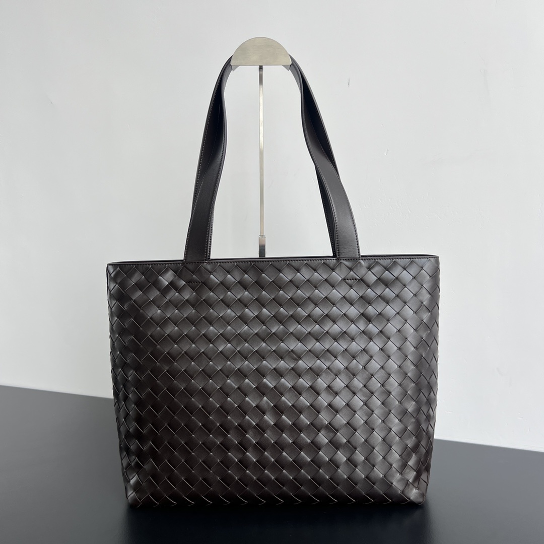 보테가베네타 Bottega Veneta Large Intrecciato Zipped Tote in Fondant Dark Brown