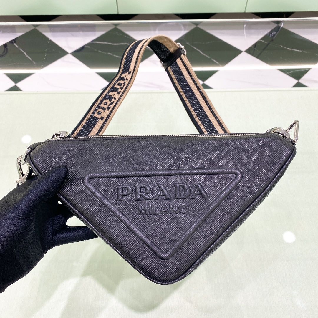 프라다 Prada Saffiano Prada Triangle Bag - Black