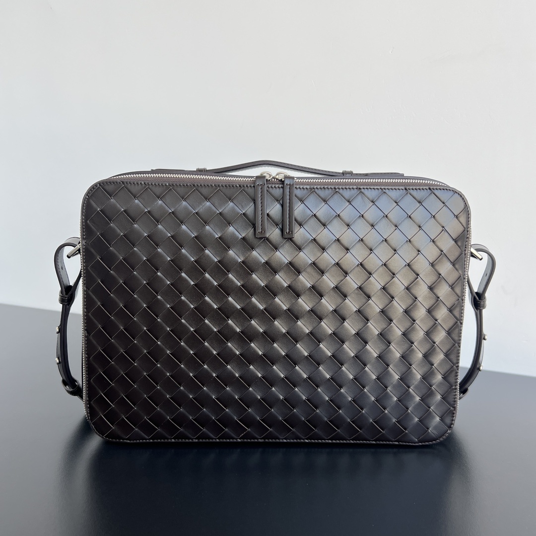 보테가베네타 Bottega Veneta Intrecciato Briefcase in Dark Brown