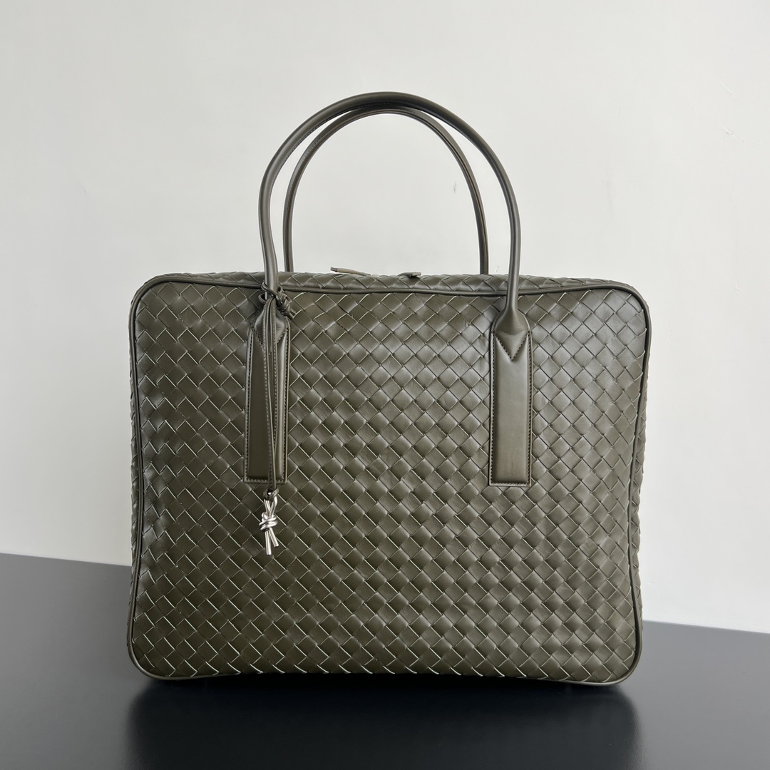 보테가베네타 Bottega Veneta Intrecciato Leather Briefcase in Dark Olive