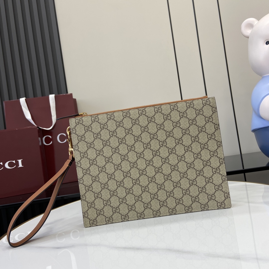 구찌 Gucci GG Supreme Pouch with Wrist Strap Beige and brown