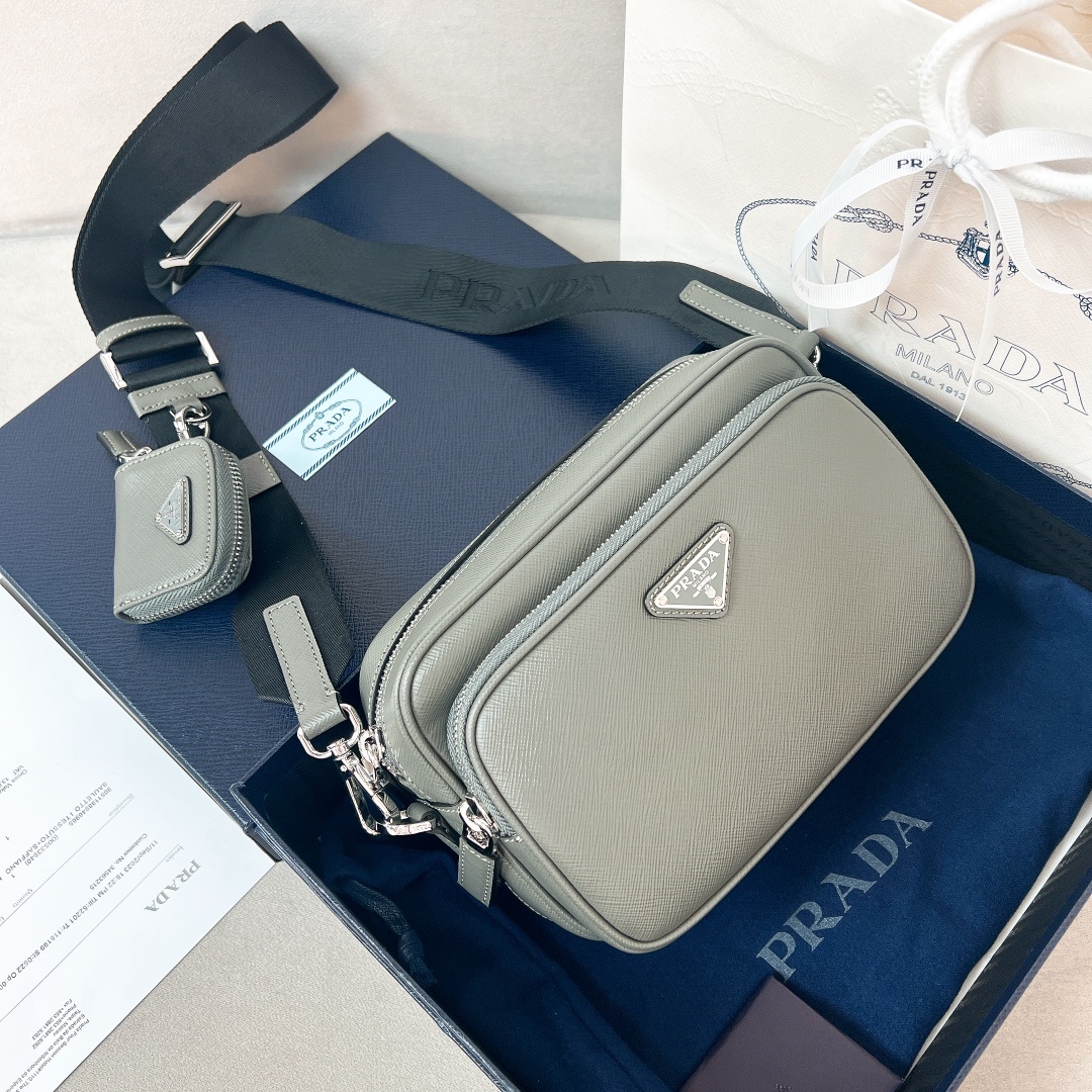 프라다 Prada Saffiano Leather Shoulder Bag - Gray