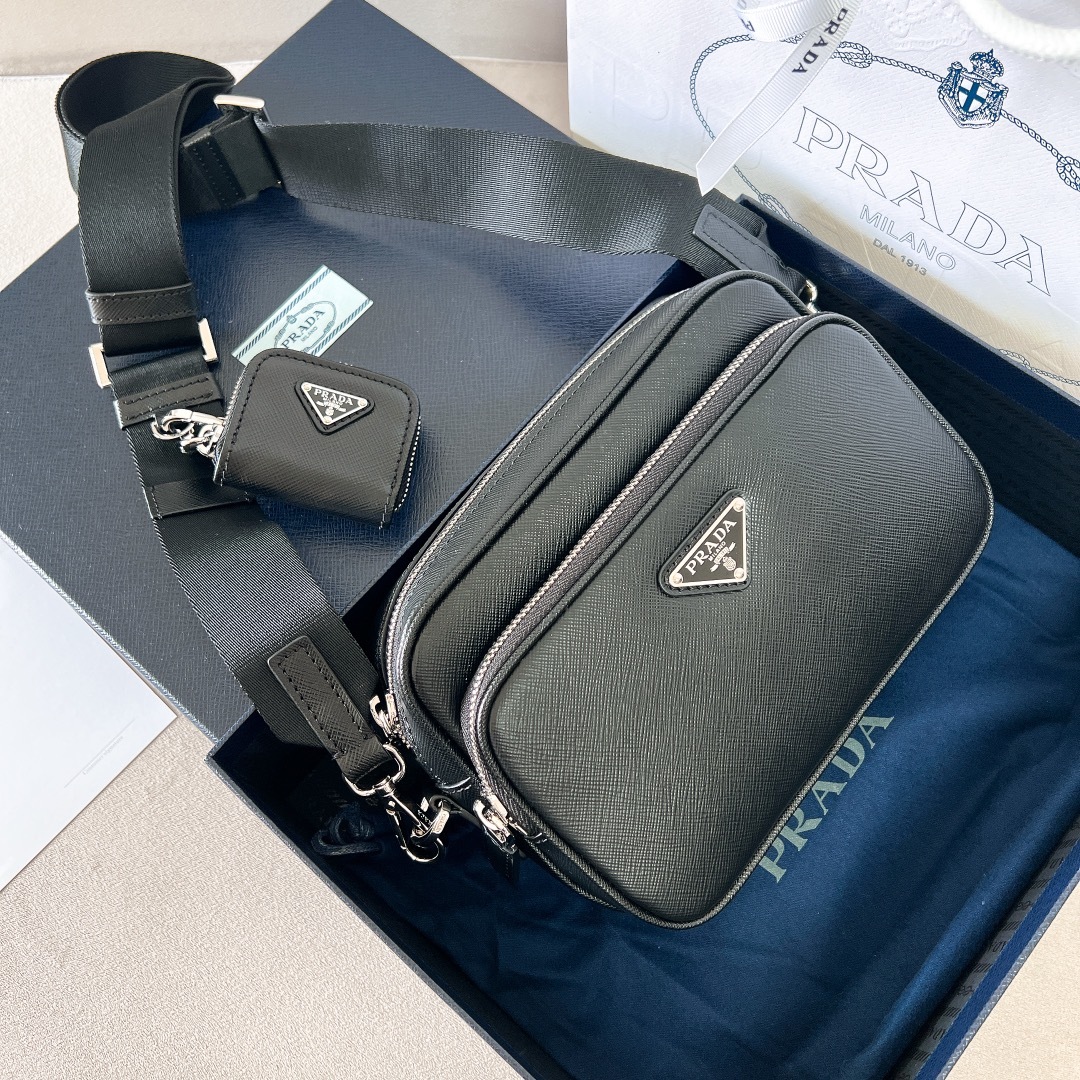 프라다 Prada Black Saffiano Leather Shoulder Bag