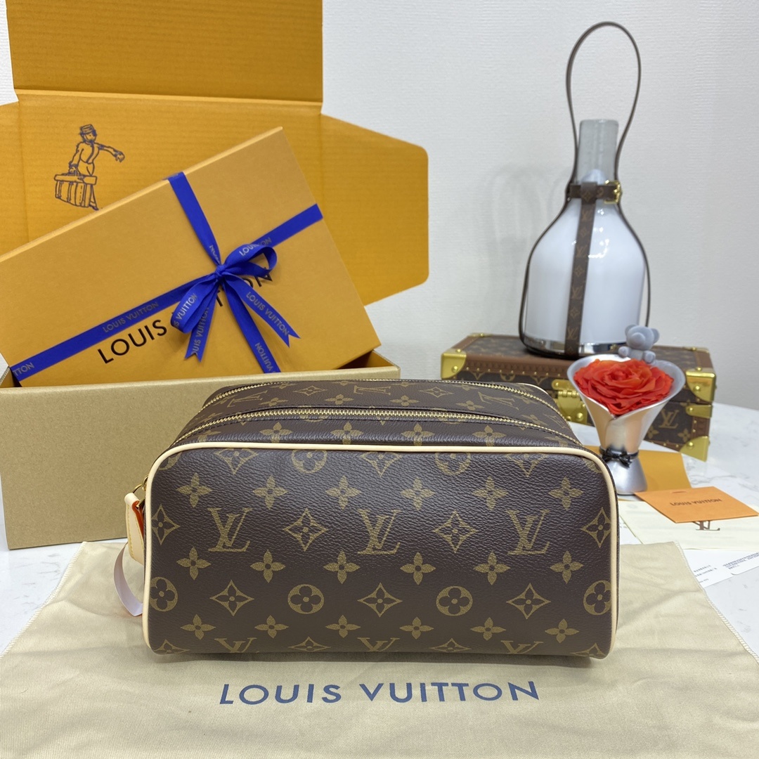 루이비통 Louis Vuitton Toiletry Bag 2 Compartments in Brown Monogram