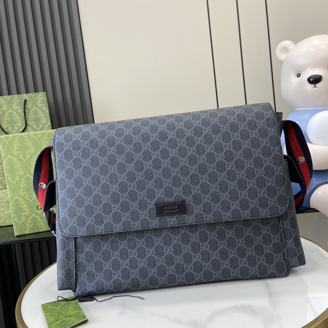 구찌 Gucci GG Supreme Monogram Web Flap Messenger Bag in Black and Grey