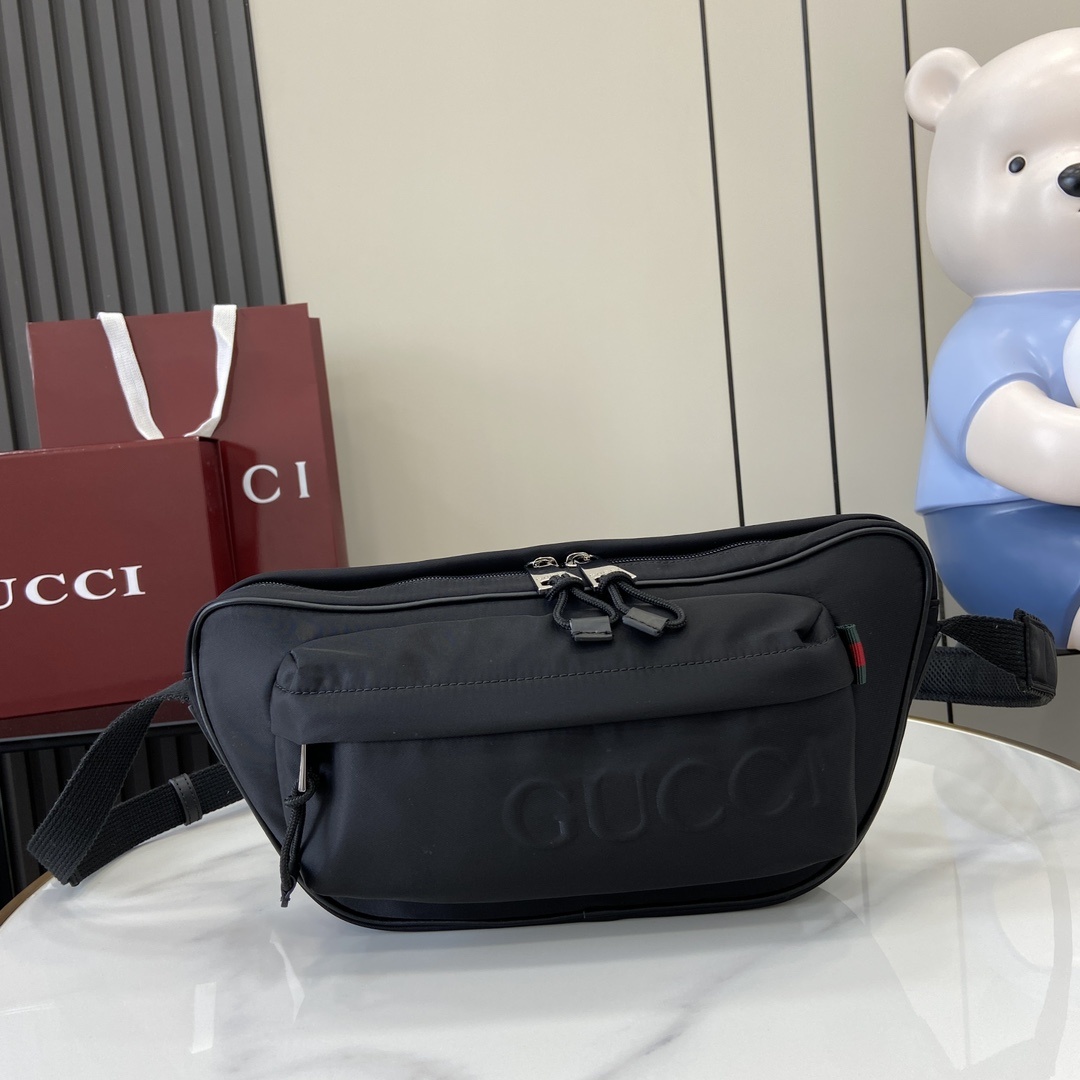 구찌 블랙 나일론 로고 벨트백