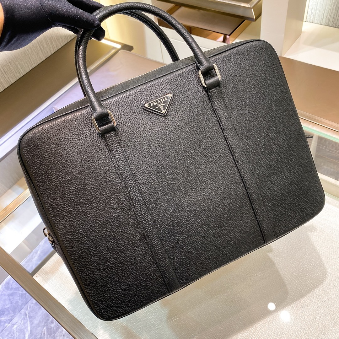 프라다 Prada Black Leather Briefcase