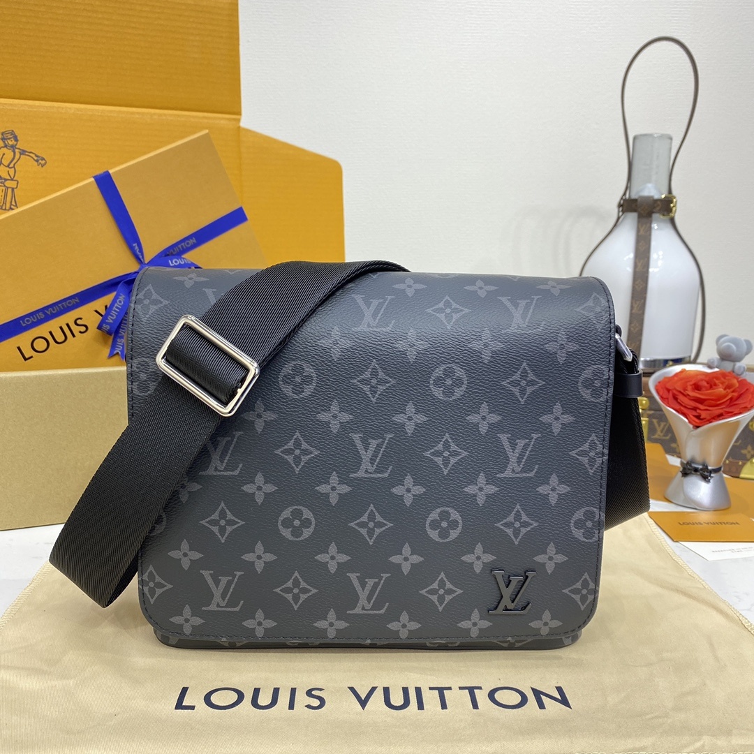 루이비통 Louis Vuitton Monogram Eclipse Messenger Bag Black and Gray
