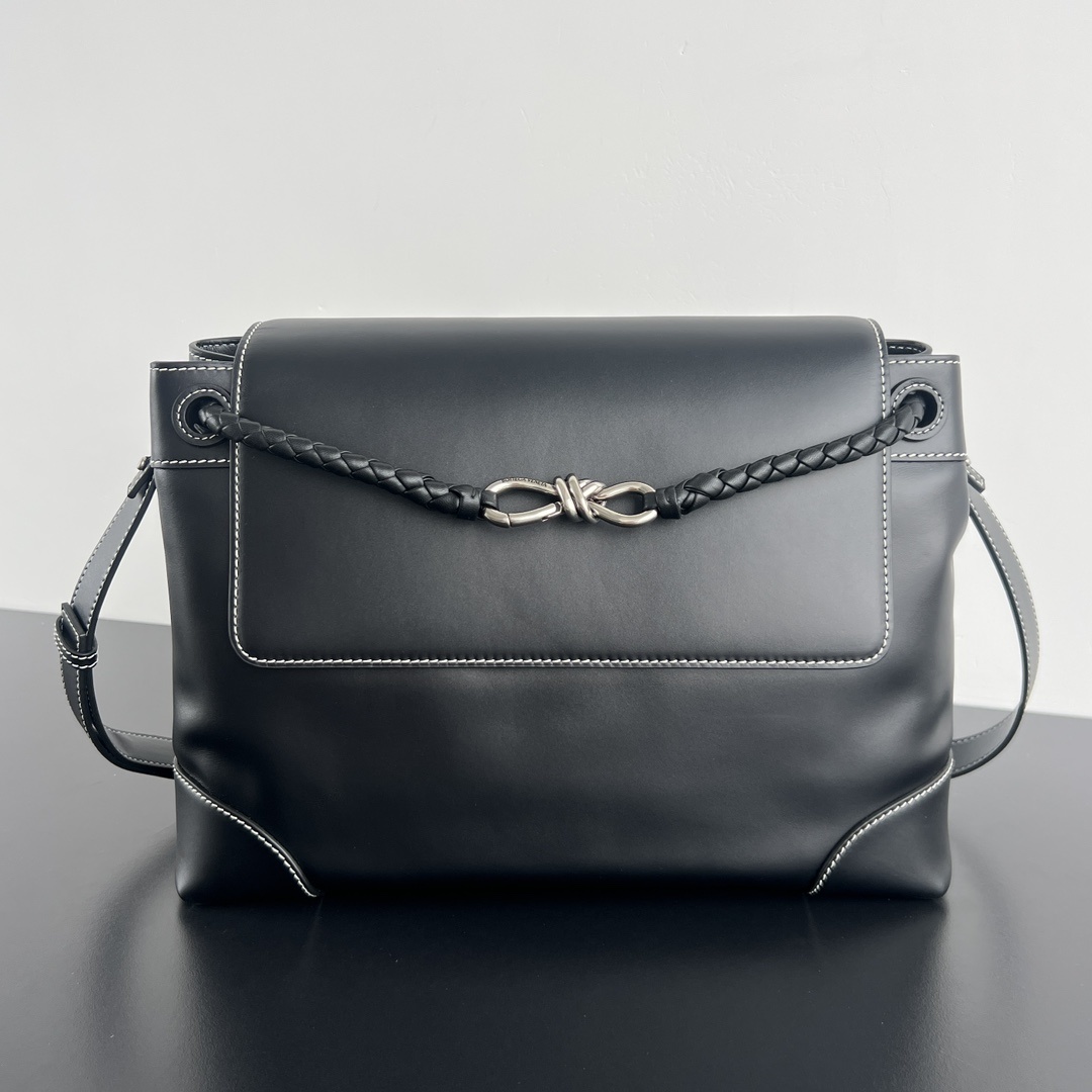 보테가베네타 Bottega Veneta Andiamo Messenger Bag in Gray