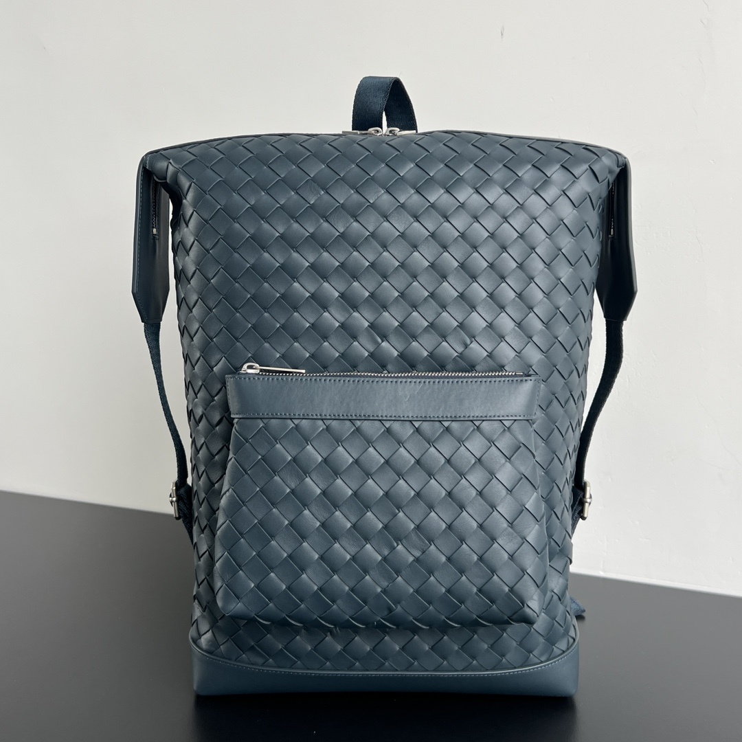보테가베네타 Bottega Veneta Intrecciato Leather Backpack Blue