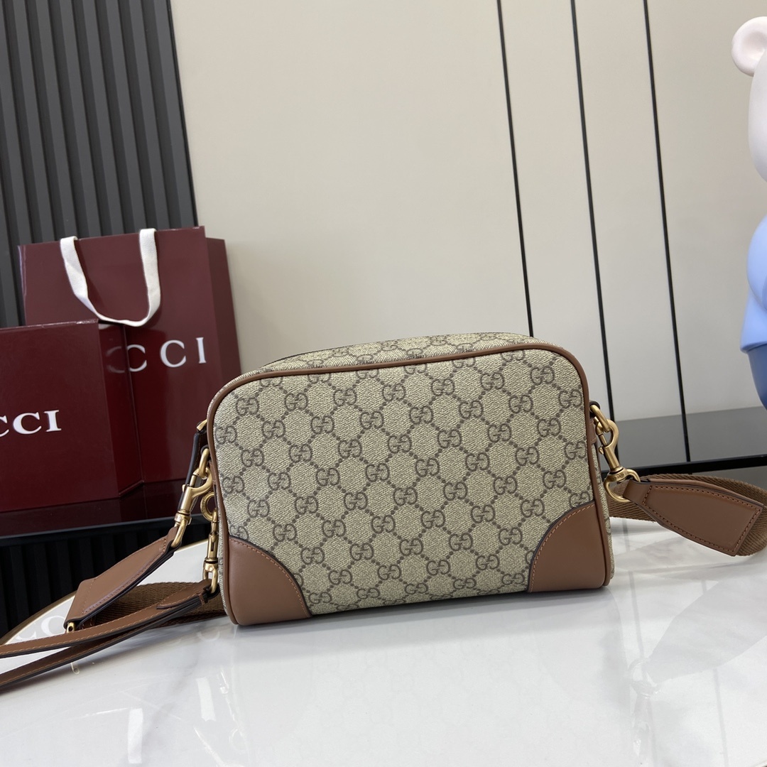 구찌 Gucci GG Supreme Canvas Camera Bag Beige and brown