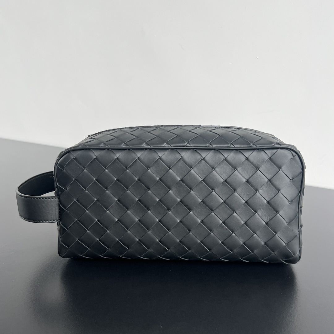 보테가베네타 Bottega Veneta Intrecciato Travel Pouch — Black