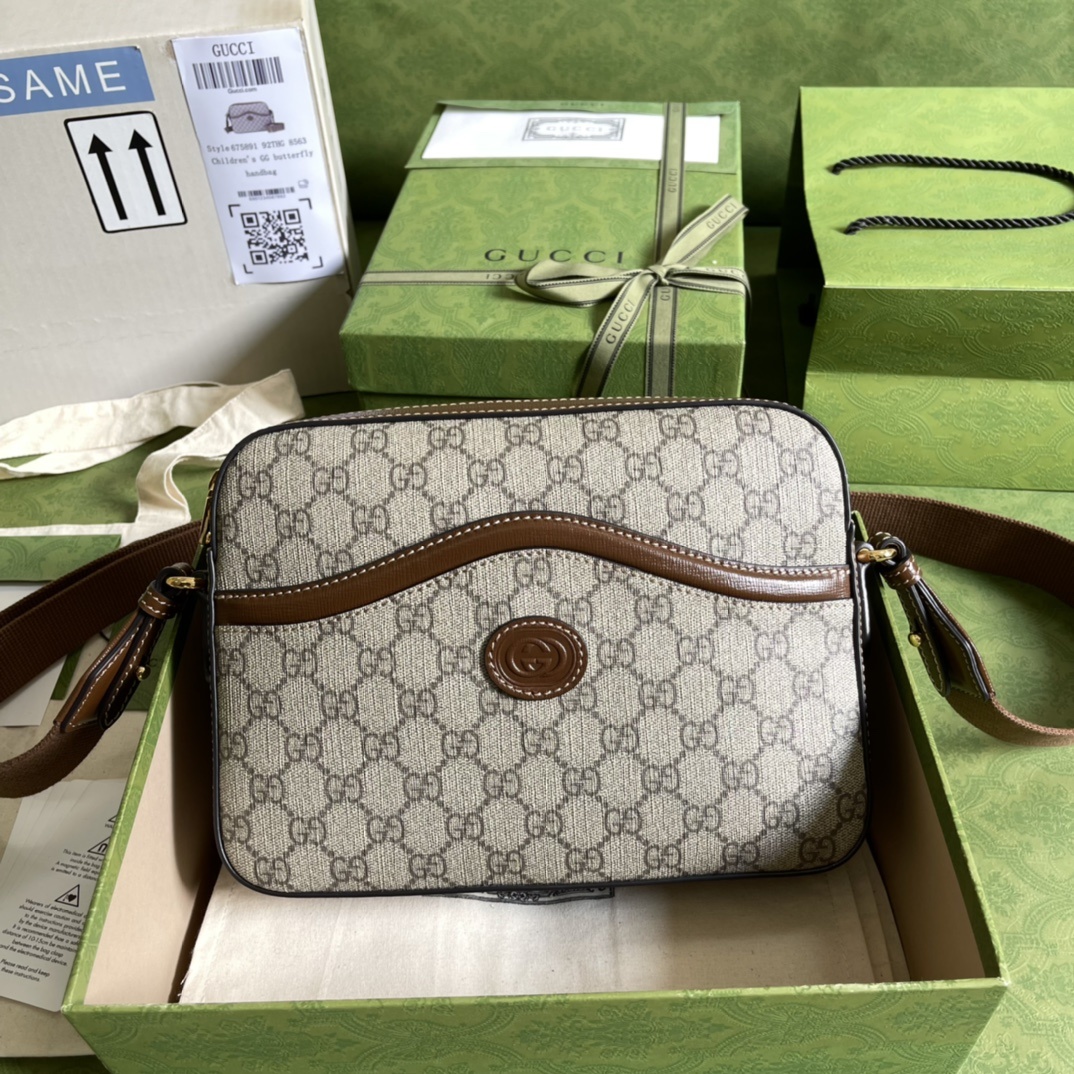 구찌 Gucci GG Supreme Canvas Camera Crossbody Bag Beige and brown