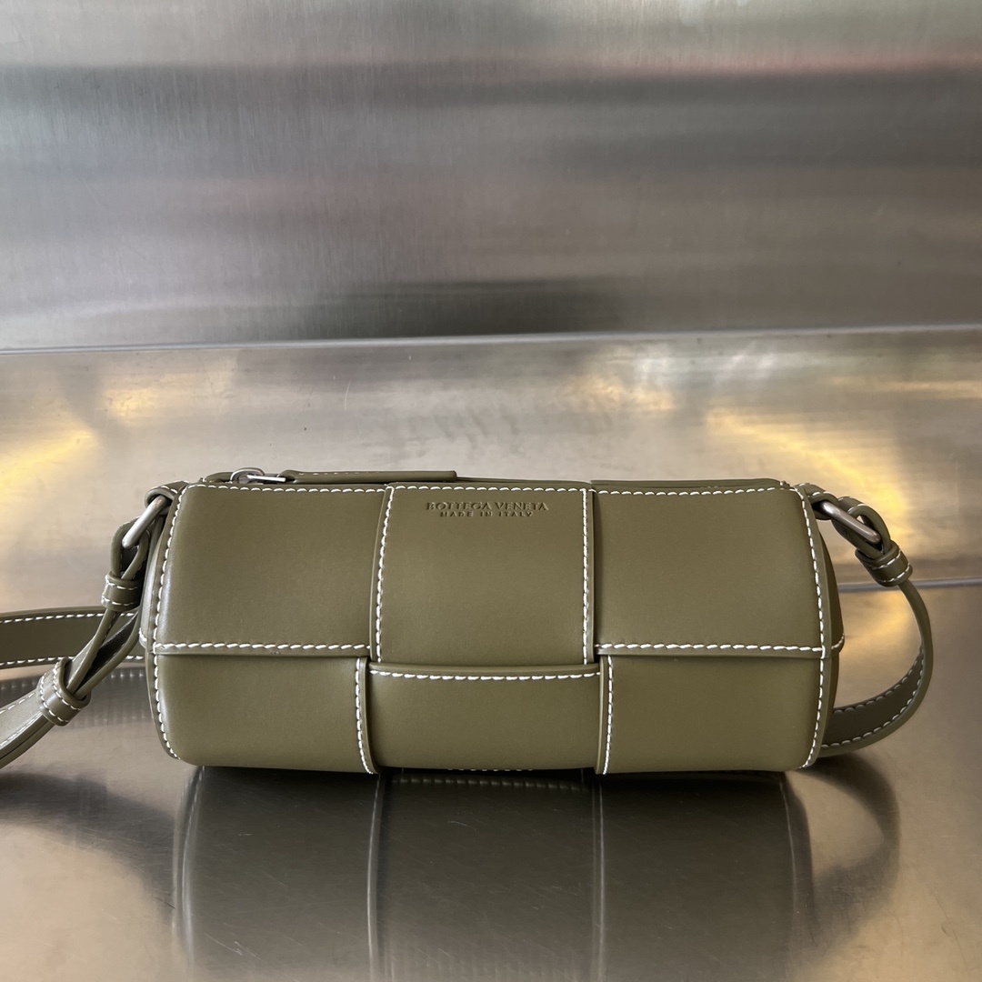 보테가베네타 Bottega Veneta Small Canette Shoulder Bag in Olive Green