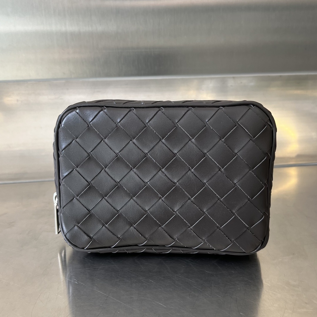 보테가베네타 Bottega Veneta Small Intrecciato Leather Pouch - Black