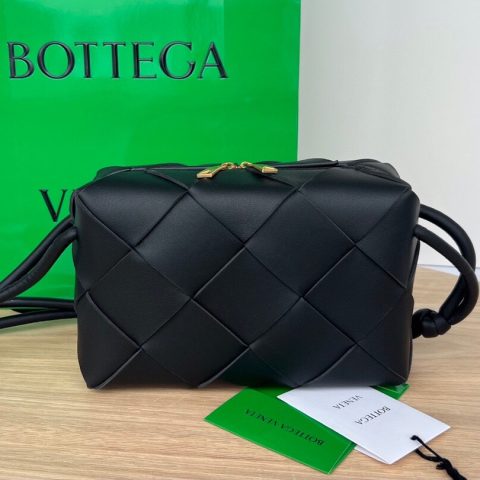 보테가베네타 Bottega Veneta Intrecciato Motif Shoulder Bag — Black