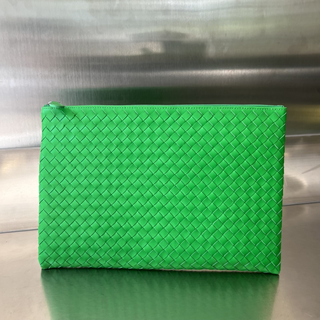보테가베네타 Bottega Veneta Intrecciato Zip Pouch Bright Green