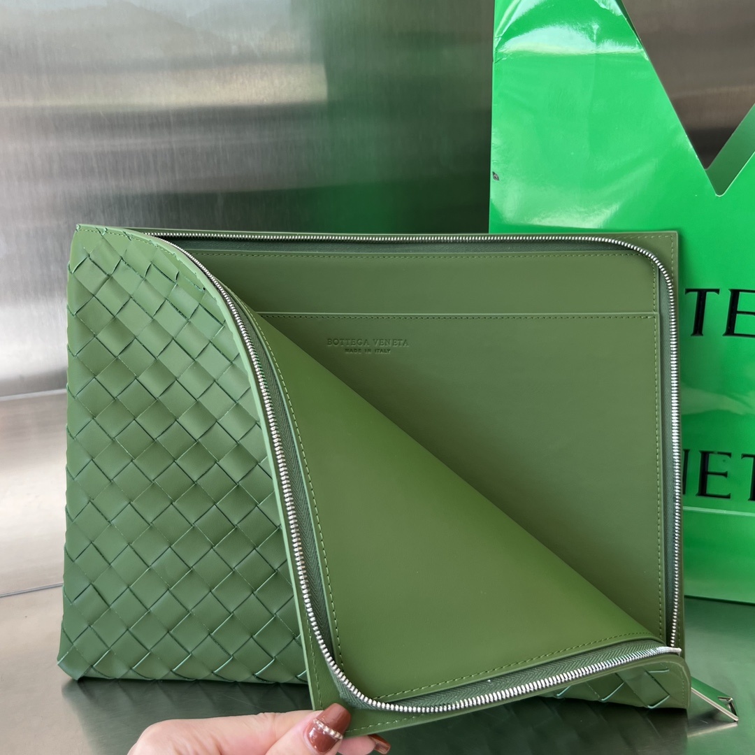 보테가베네타 Bottega Veneta Green Intrecciato Leather Document Case
