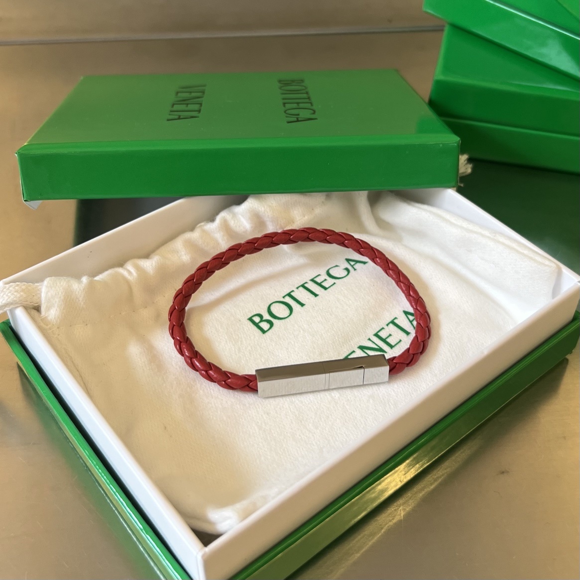 보테가베네타 Bottega Veneta Braided Leather Bracelet Red