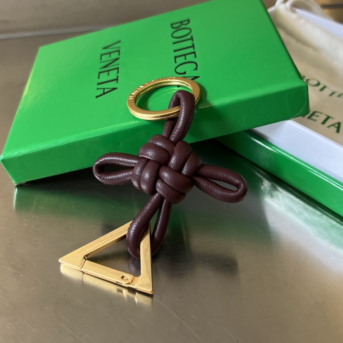 보테가베네타 Bottega Veneta Leather Knot Key Ring Dark brown