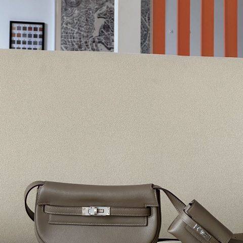 에르메스 Hermès Kelly Moove Shoulder Bag in Taupe