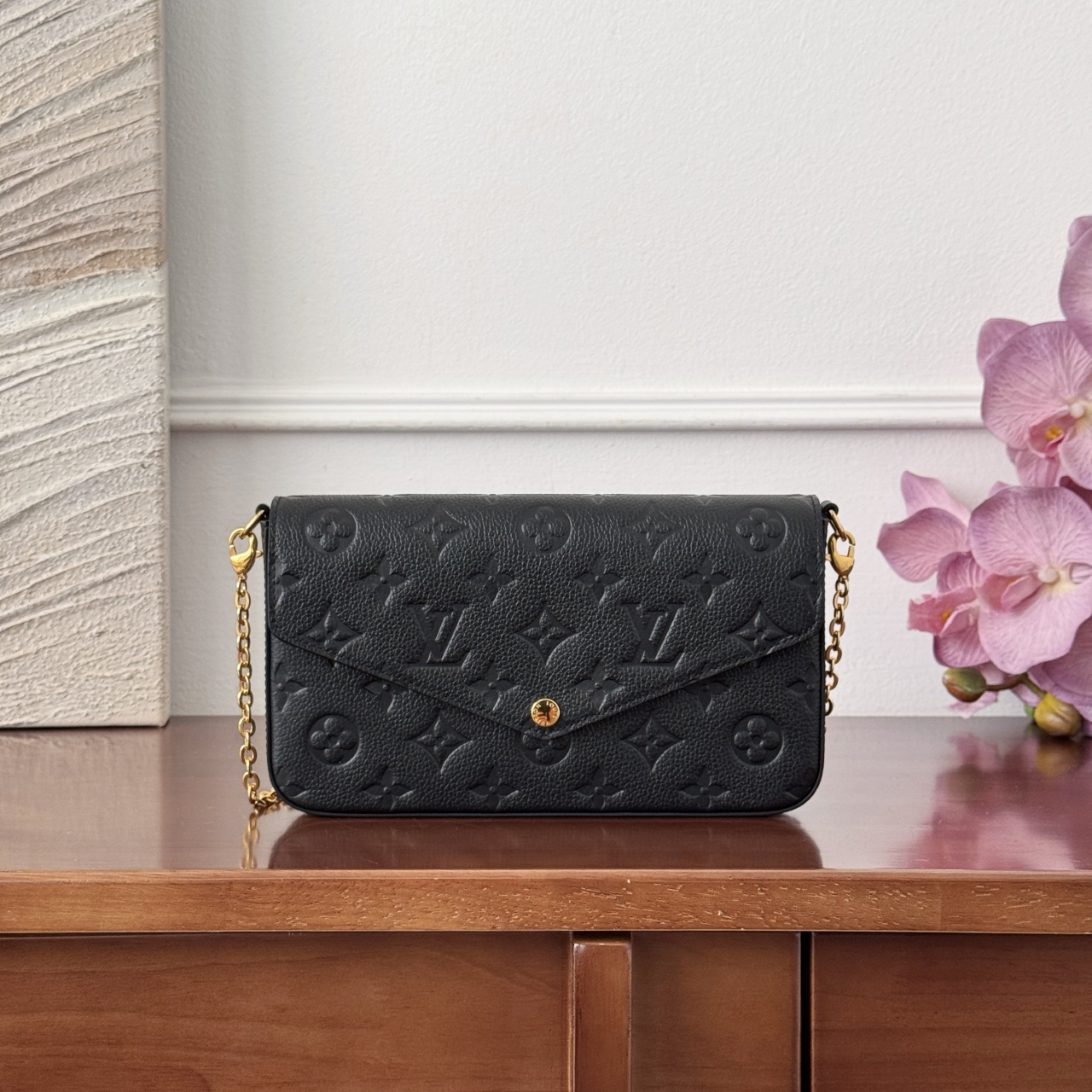 루이비통 Louis Vuitton Pochette Félicie Monogram Empreinte Black