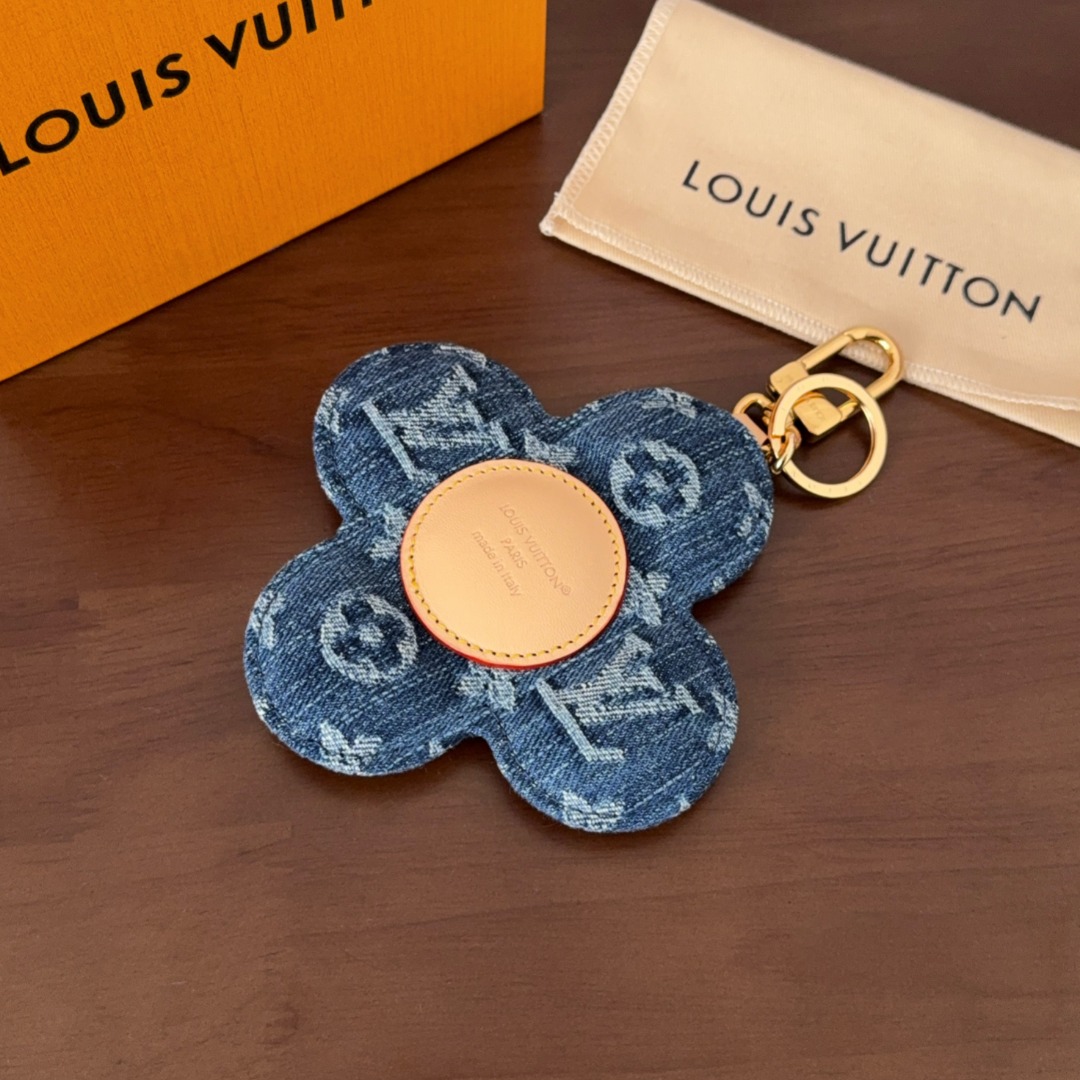 루이비통 Louis Vuitton Vivienne Denim Bag Charm - Blue