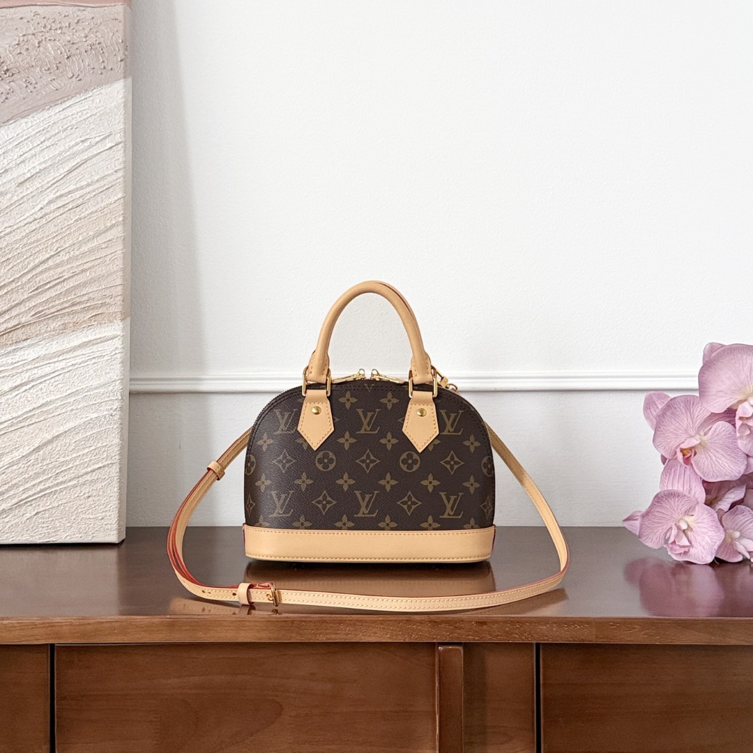 루이비통 Louis Vuitton Alma BB Monogram Canvas Handbag Brown