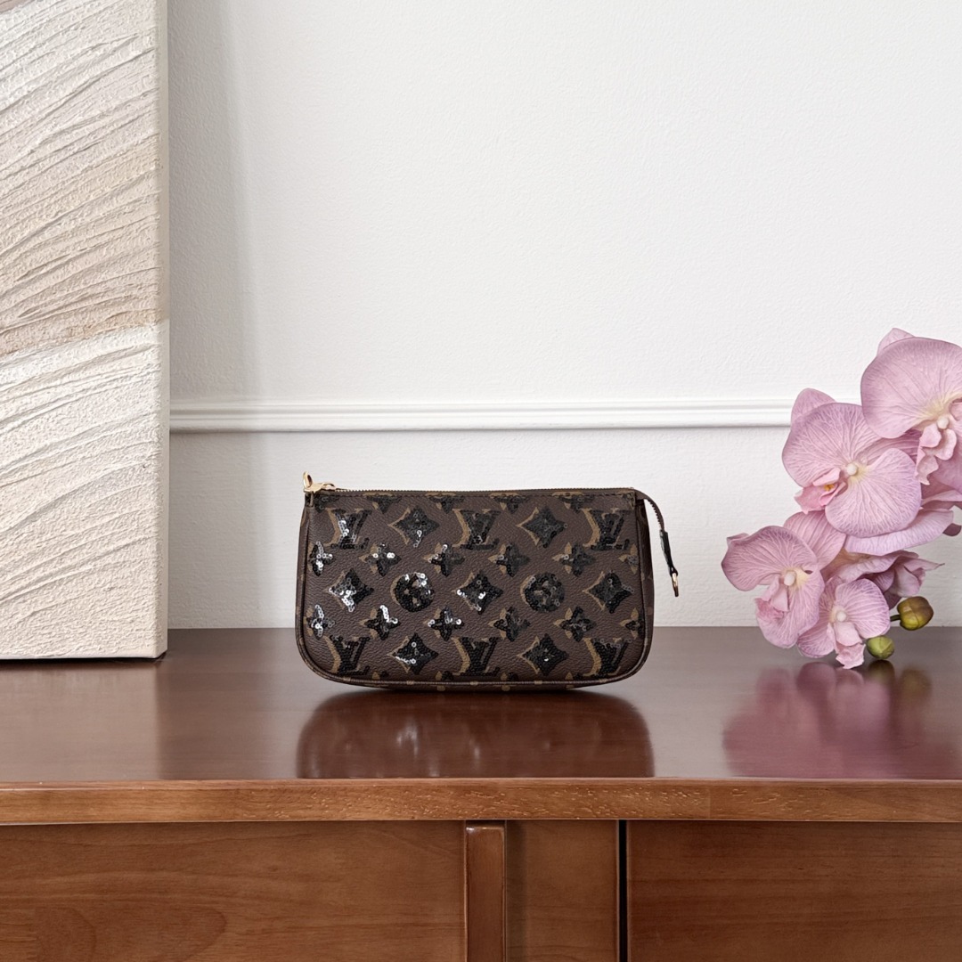 루이비통 Louis Vuitton Pochette Accessoires Monogram Sequins Pouch Brown
