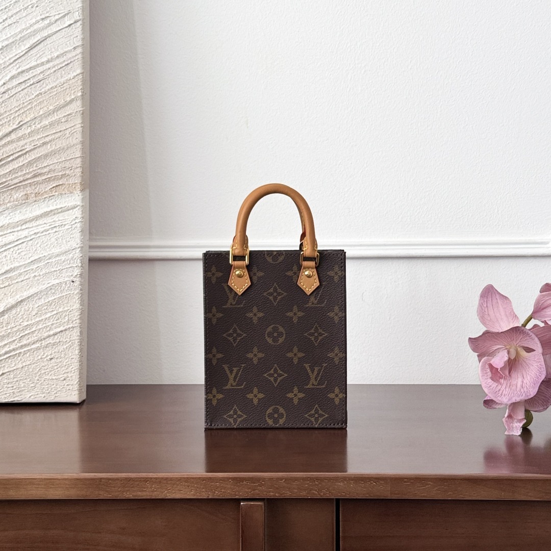 루이비통 Louis Vuitton Petit Sac Plat Monogram Brown