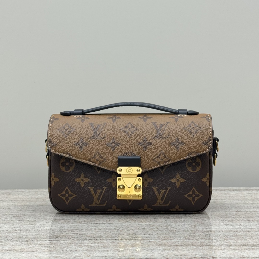 루이비통 Louis Vuitton Pochette Métis East West Bag – Brown Monogram Canvas