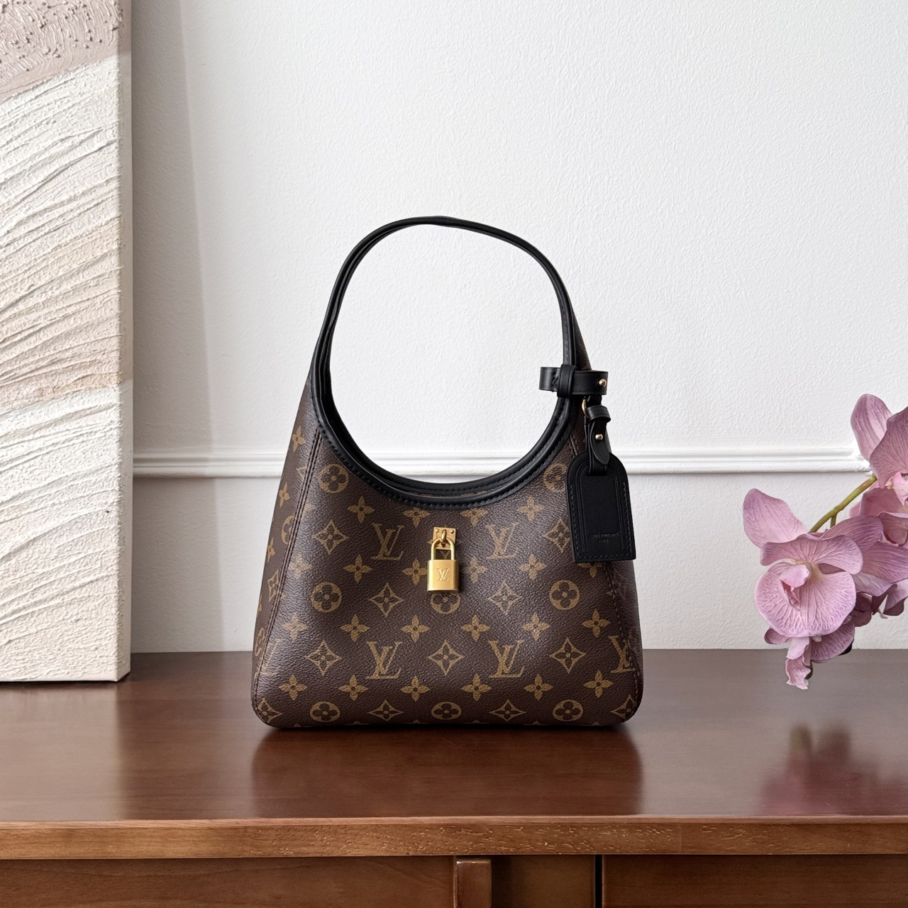 루이비통 Louis Vuitton The Drop PM Bag in Monogram Canvas Brown Monogram