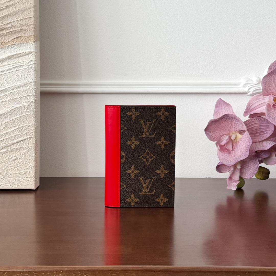 루이비통 Louis Vuitton Monogram Notebook Cover Red