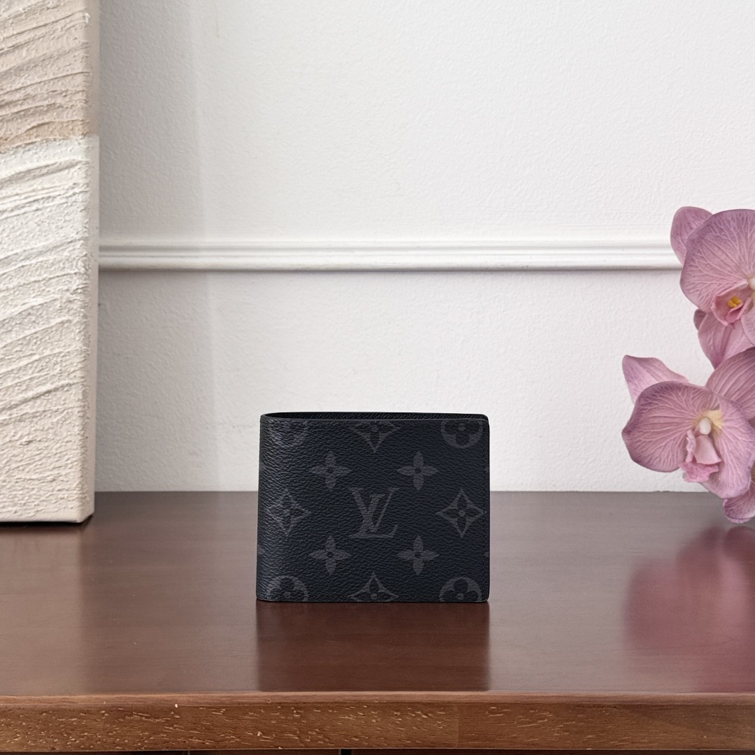 루이비통 Louis Vuitton Slender Wallet in Monogram Eclipse Black and gray