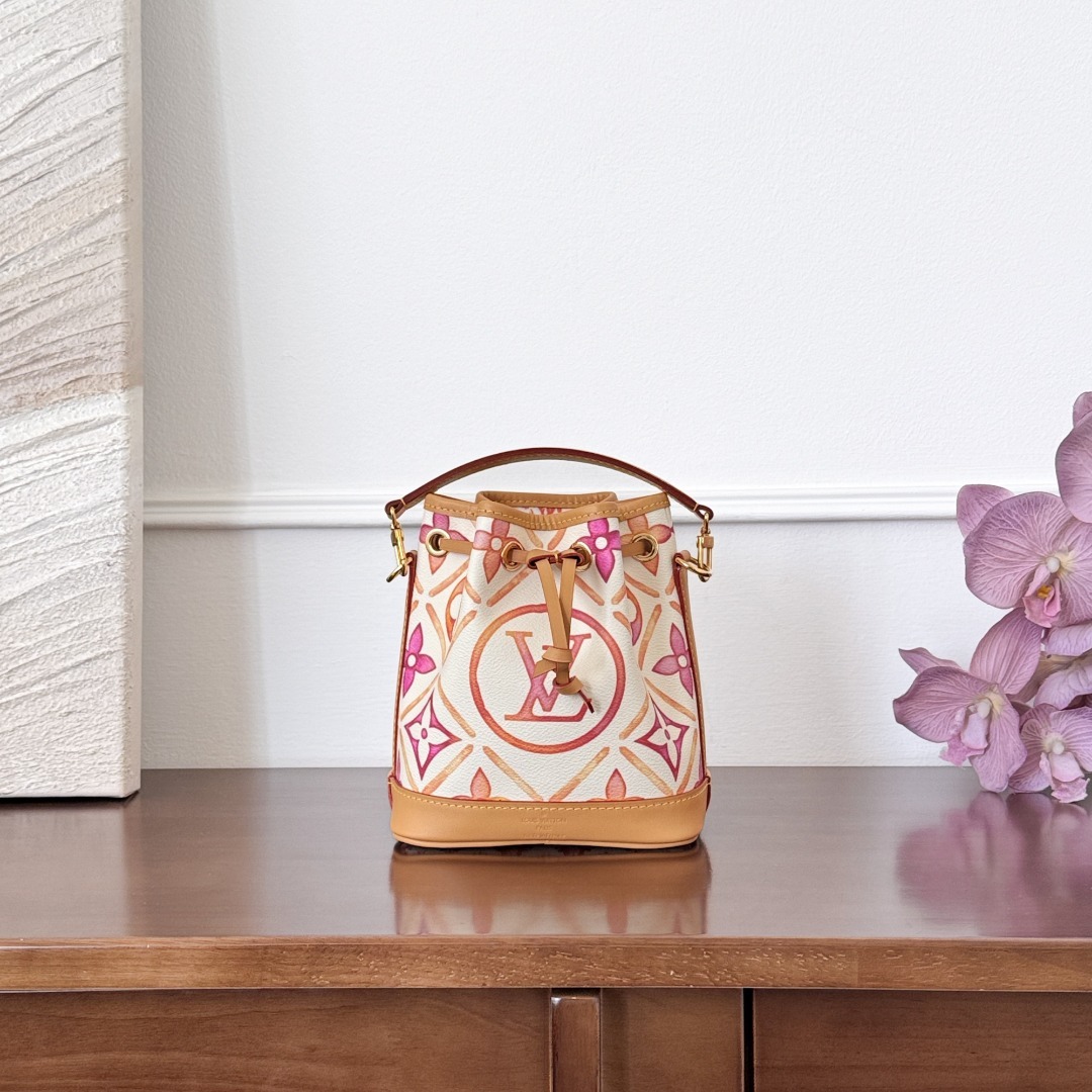 루이비통 Louis Vuitton Nano Noé By the Pool Pink Pink and white