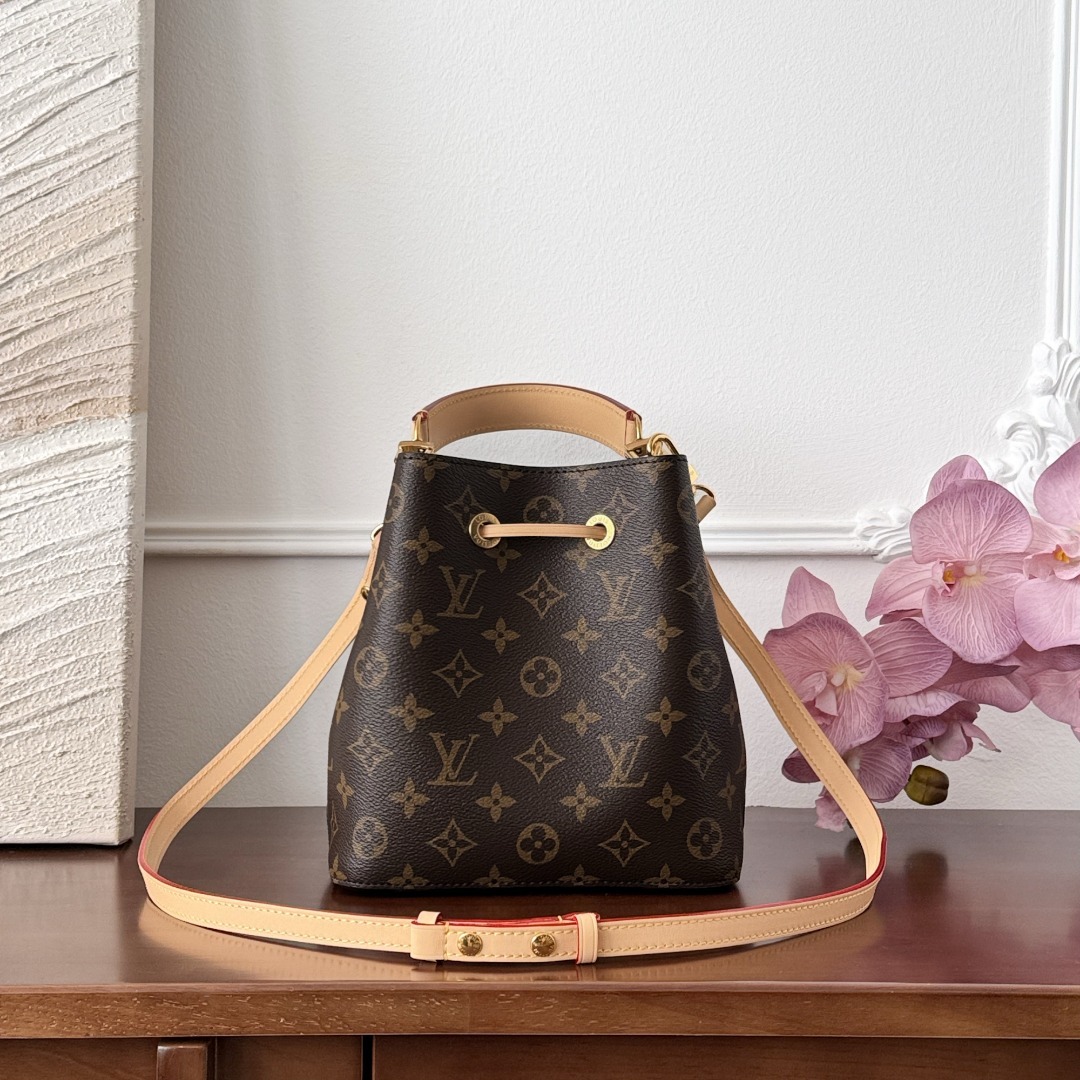 루이비통 네오노에 BB 모노그램 버킷백 — 브라운 브라운 모노그램