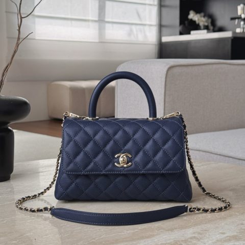 샤넬 Chanel Coco Handle Quilted Top Handle Bag Navy Blue