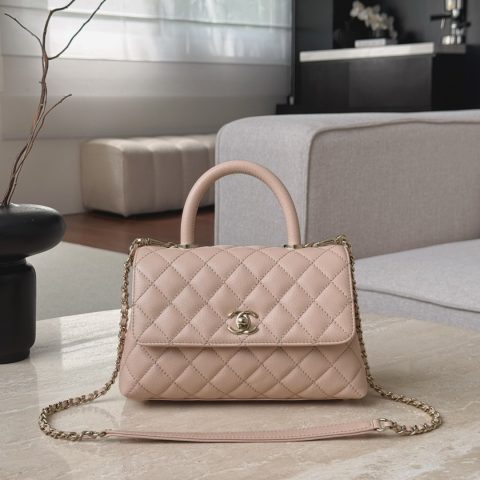 샤넬 Chanel Quilted Top Handle Flap Bag in Blush Pink