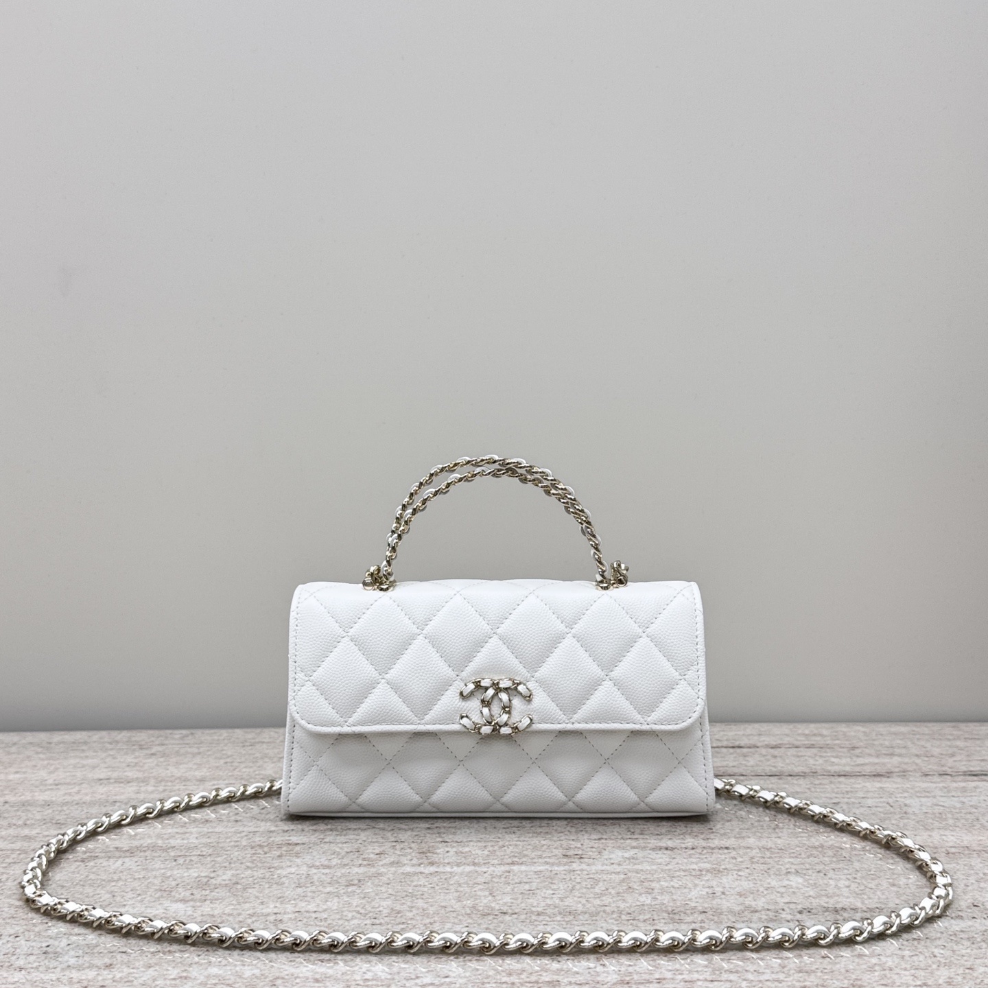 샤넬 Chanel White Quilted Kelly Top Handle Flap Bag
