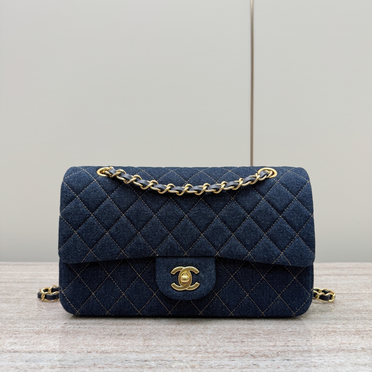샤넬 CHANEL Blue Denim Quilted Classic Flap Bag Dark Blue