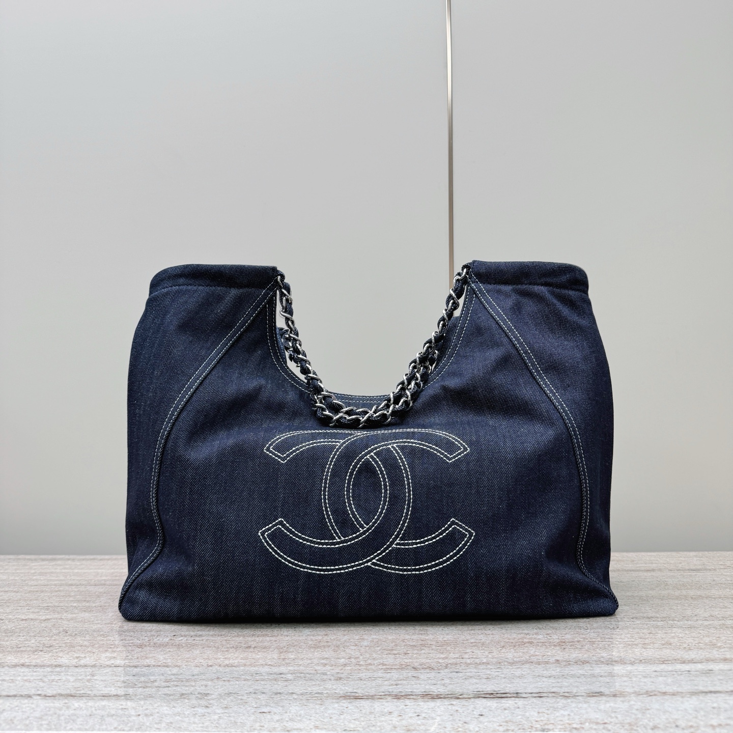 샤넬 Chanel Dark Blue Denim Stretch Spirit Cabas Tote