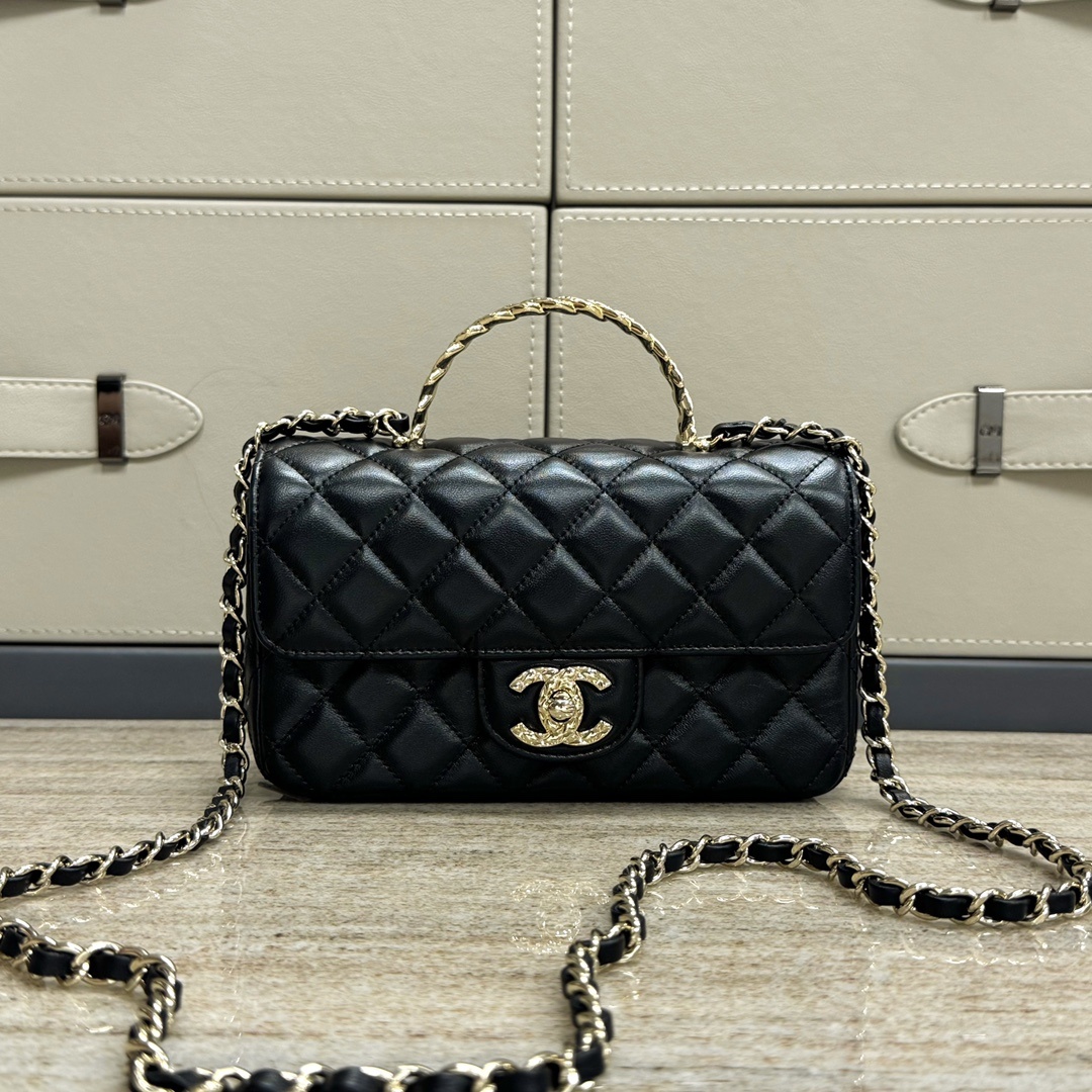 샤넬 Chanel Mini Flap Bag with Top Handle Black